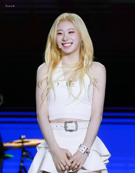 Chaeryeong modèle parfait photo