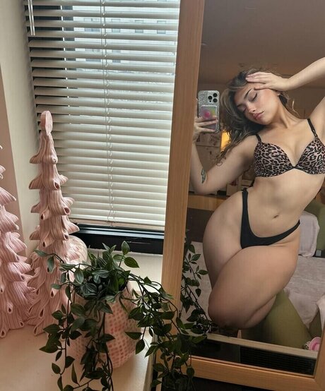 V QX étoile érotique photos