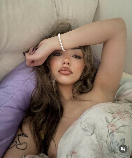 V QX mannequin photos