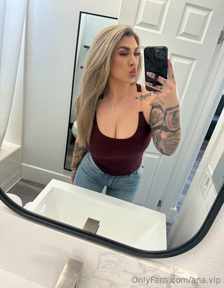 Ana Lorde star érotique photo