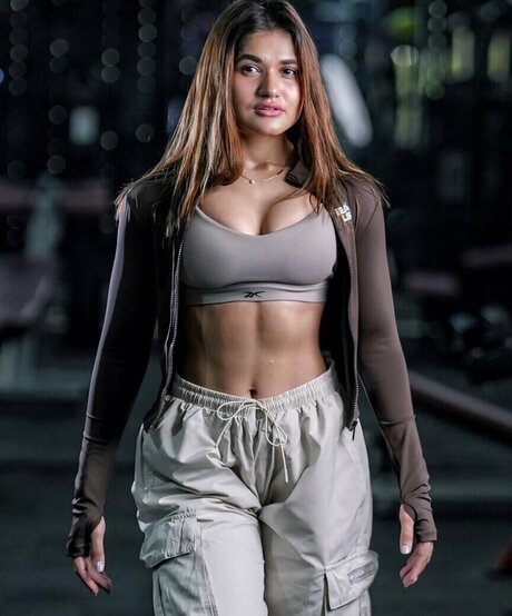 Soniya Khatri modèle hd images