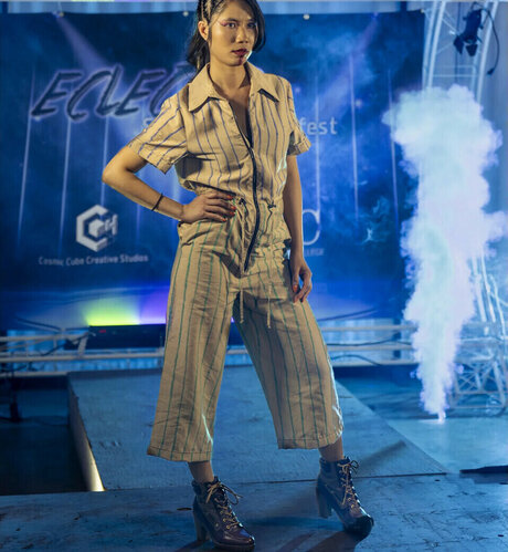 Bessy Q beau modèle galeries