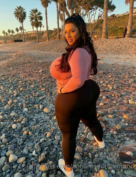 Sofia Rose modèle sexy collection