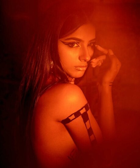 Aurora Sinclair modèle exclusif img