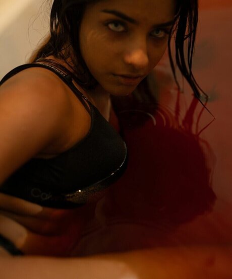 Aurora Sinclair star du porno gratuit des photos