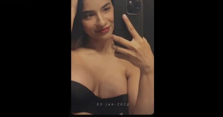 Aurora Sinclair modèle joli galerie