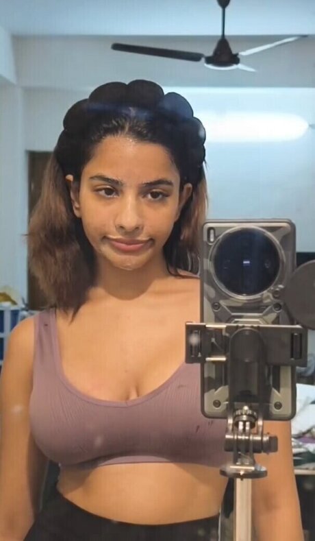 Aurora Sinclair modèle porno galerie