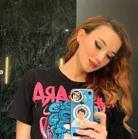 Aria Bedmar modèle nu collection