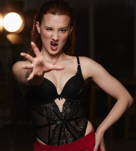 Aria Bedmar étoile adulte images