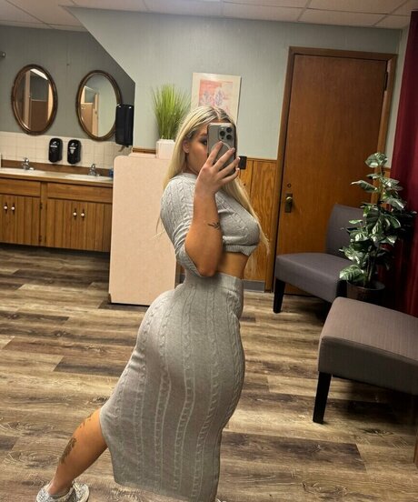 Ivy Malibu star du porno en haute qualité image