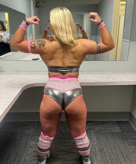 Ivy Malibu modèle adulte images