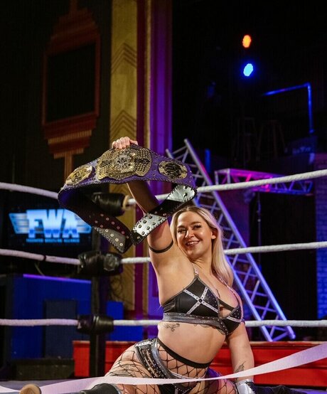 Ivy Malibu nus de stars du porno image