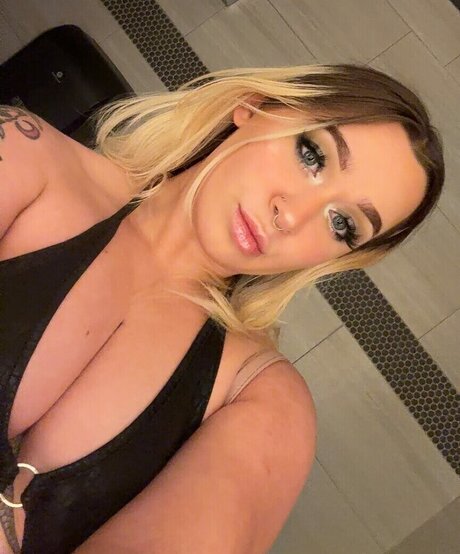 Ivy Malibu modèle porno archive