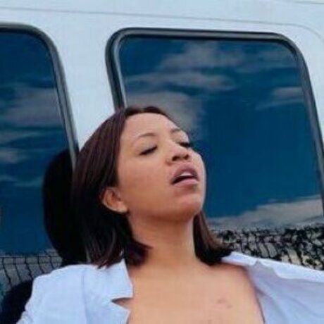 Luz Hernandez modèle gratuit photo