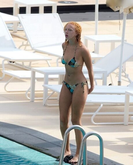 Anna Ermakova modèle joli archive