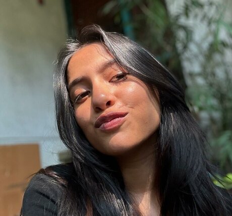 Divya Deshmukh modèle chaud collection