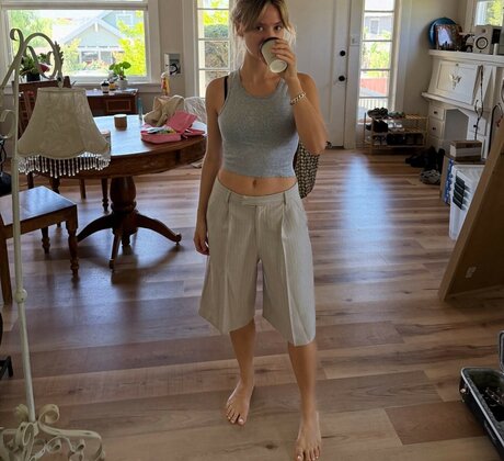 Dora Jar actrice libre photos