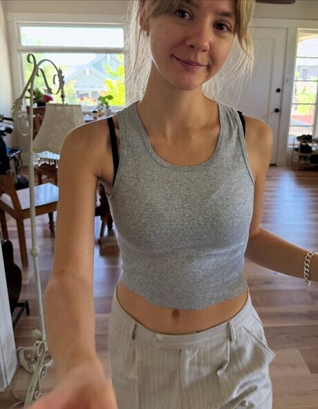 Dora Jar actrice chaude photo