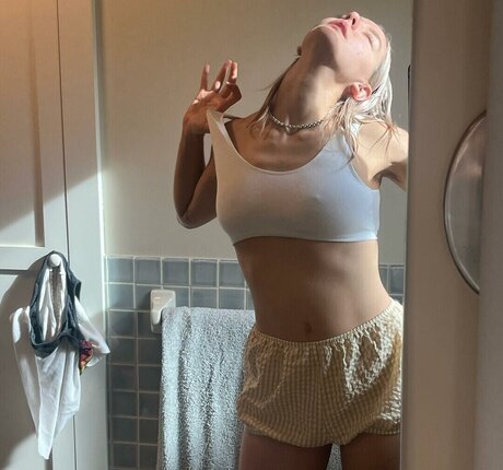 Dora Jar modèle érotique images