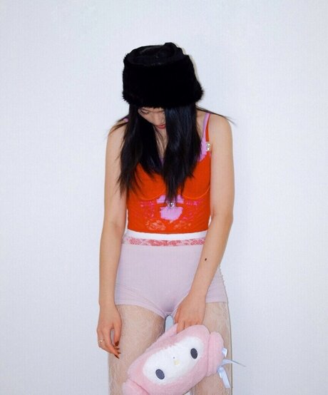 déshabillage onlyfans beau haut images