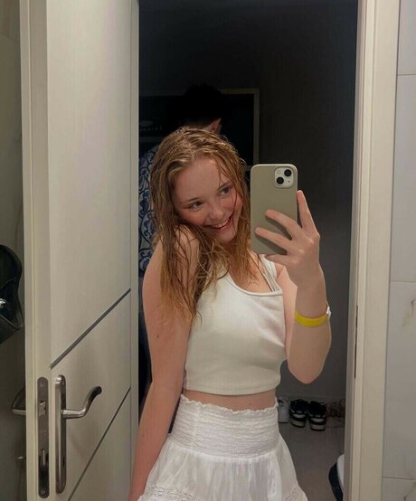 Madeleine b123 star exclusive galeries