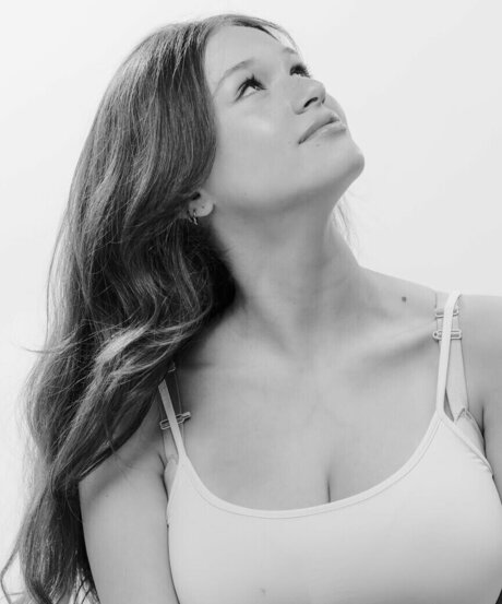 selfie de seins onlyfans parfait gratuit des photos