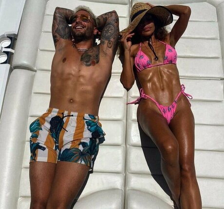 Gemelas A Ello star du porno en haute qualité img