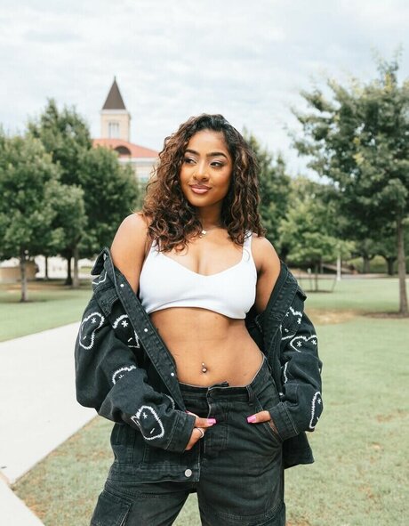 Deja Kelly modèle gratuit image