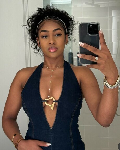 Deja Kelly star du porno parfaite image