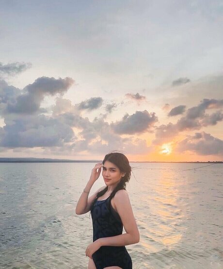 Davina Karamoy belle star du porno photos