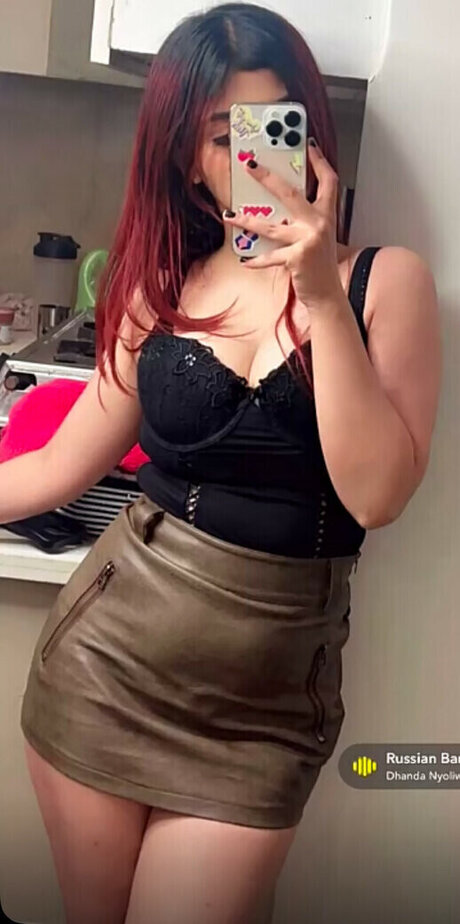 Riya Pandey sexe star images