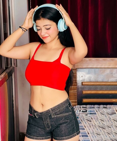 Riya Pandey modèle magnifique galeries