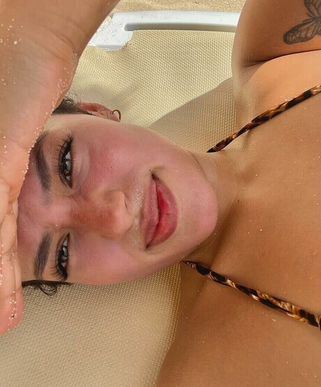 Camila Erika Montengro Rubina art modèle galerie