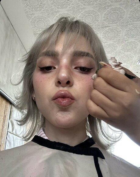 adolescents jeunes onlyfans assez érotique des photos