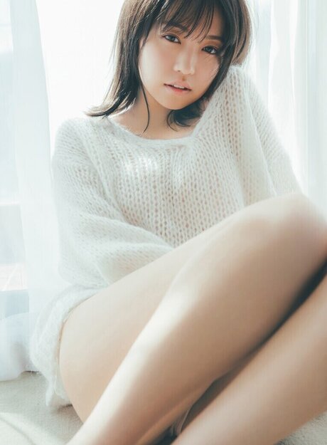 Yuno Ohara modèle érotique photos