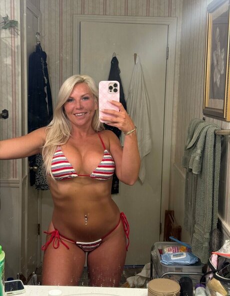 reine de pique onlyfans érotique de haute qualité photo