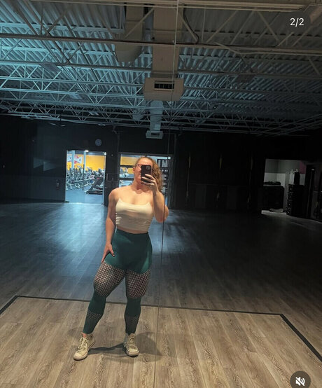 Mackenzie Suggs actrice sexy galerie