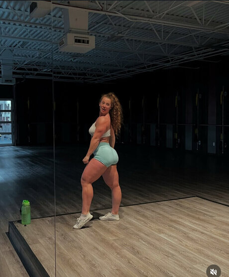 Mackenzie Suggs star du porno hd img