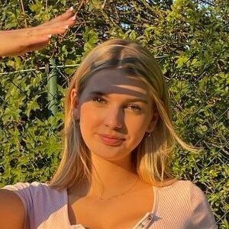 Lena Kozlovac étoile de l'art images