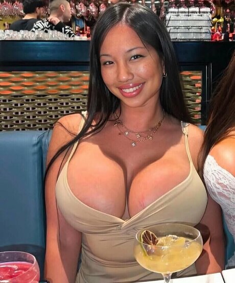 Samaela Ferrari modèle porno images