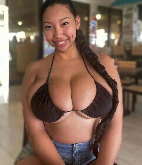 Samaela Ferrari modèle nu photo