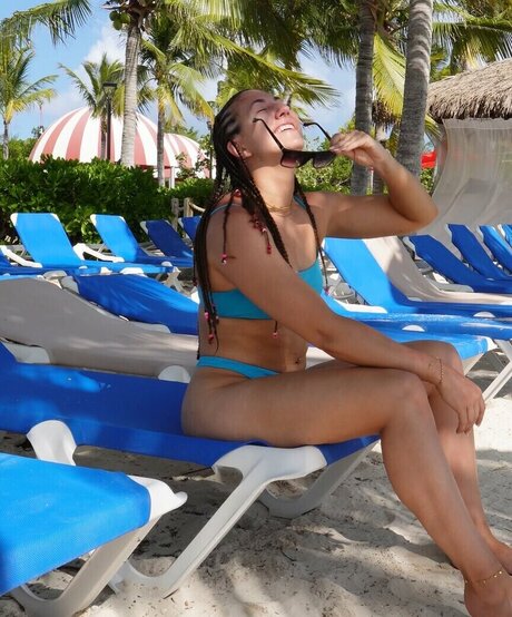 Dr Airin Avery étoile nue img