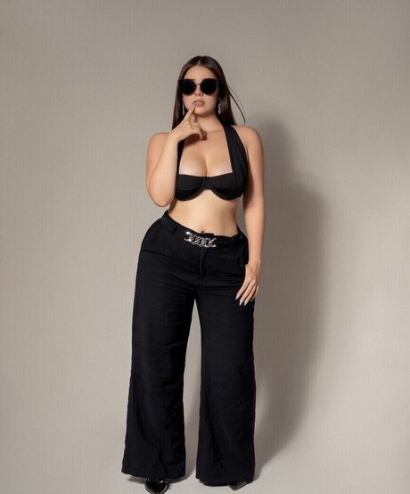 reine de pique onlyfans pornographique érotique photos