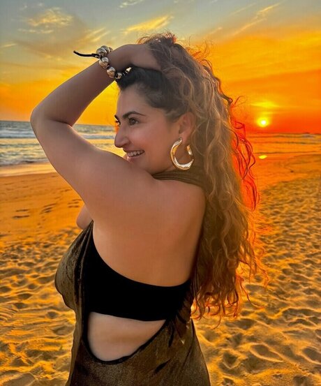 Shivaleeka Oberoi star du porno sexy des photos