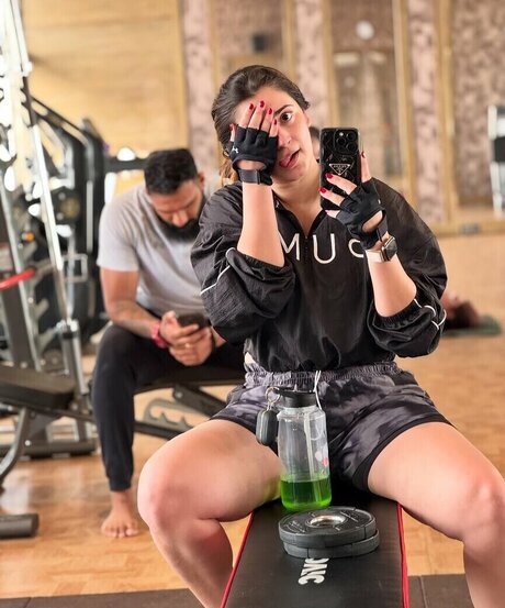 Shivaleeka Oberoi mannequin photo