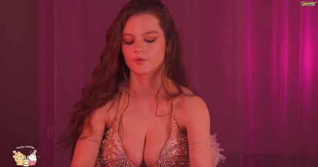 Lorienn nus star du porno galeries