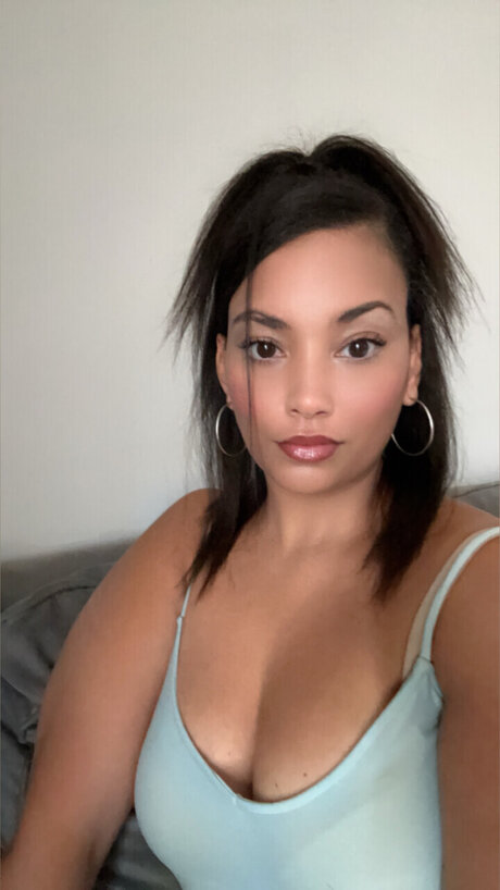 chaton courbé onlyfans xxx exclusif images