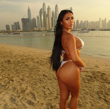 Ava 32DD_ star du porno belle collection