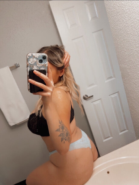 User3414 star pornographique photo