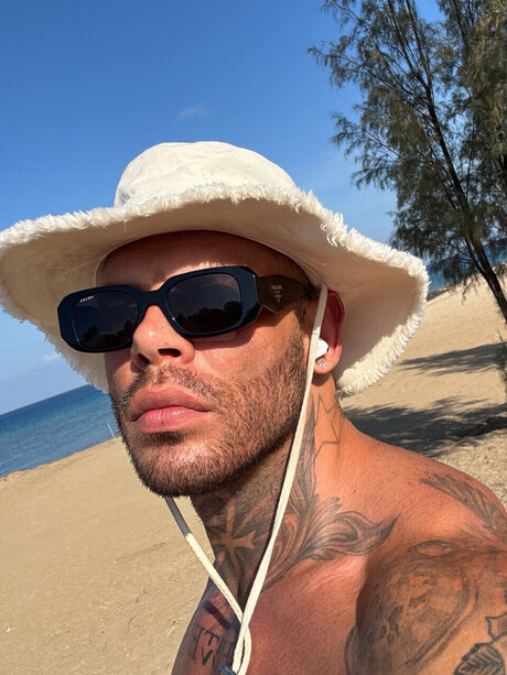 MASTER ARES_ star du porno sexy img